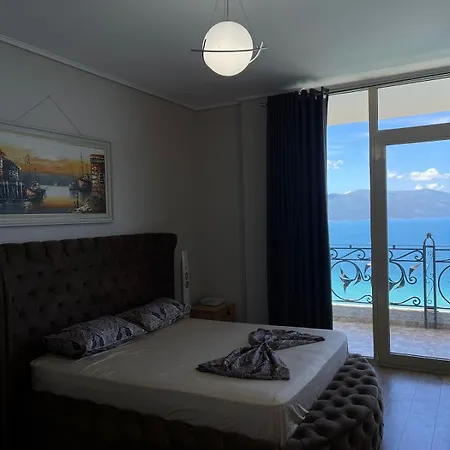 빌라 Alvi Vlorë
